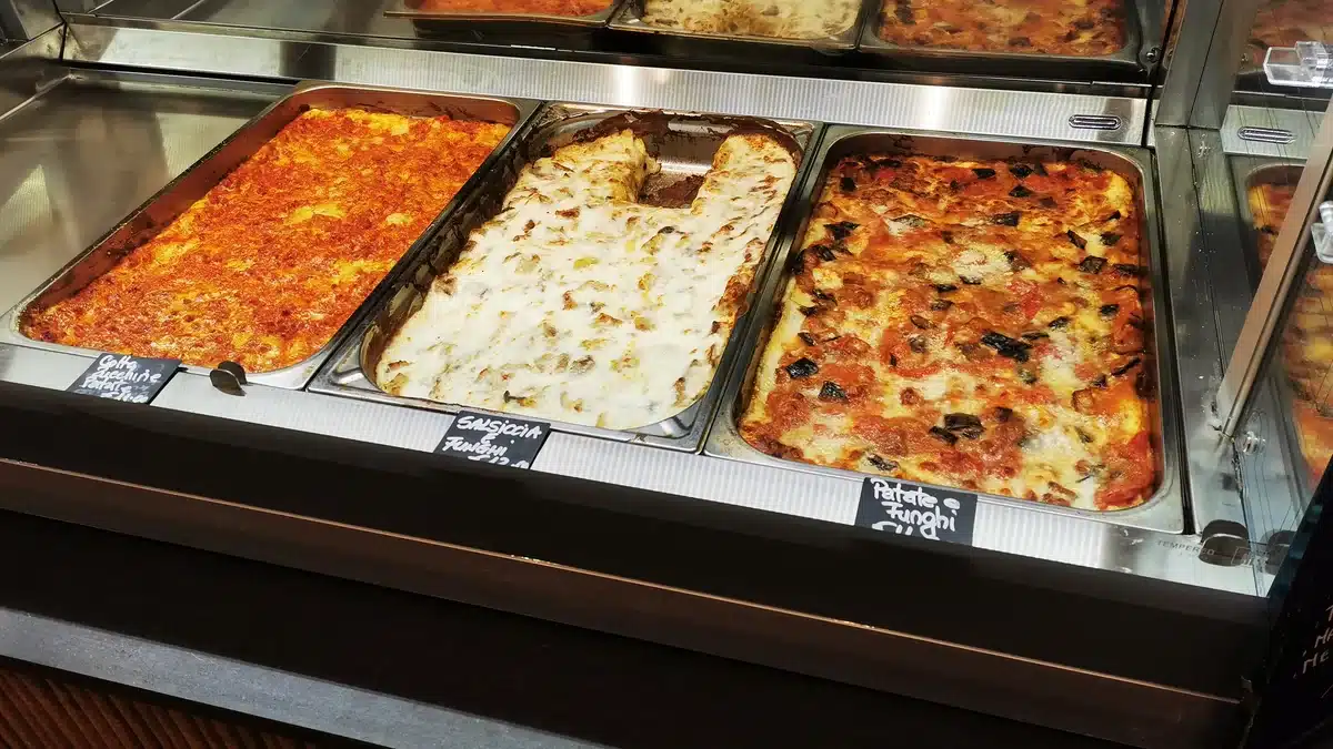 Banco gastronomico nel mercato Isola di Milano
