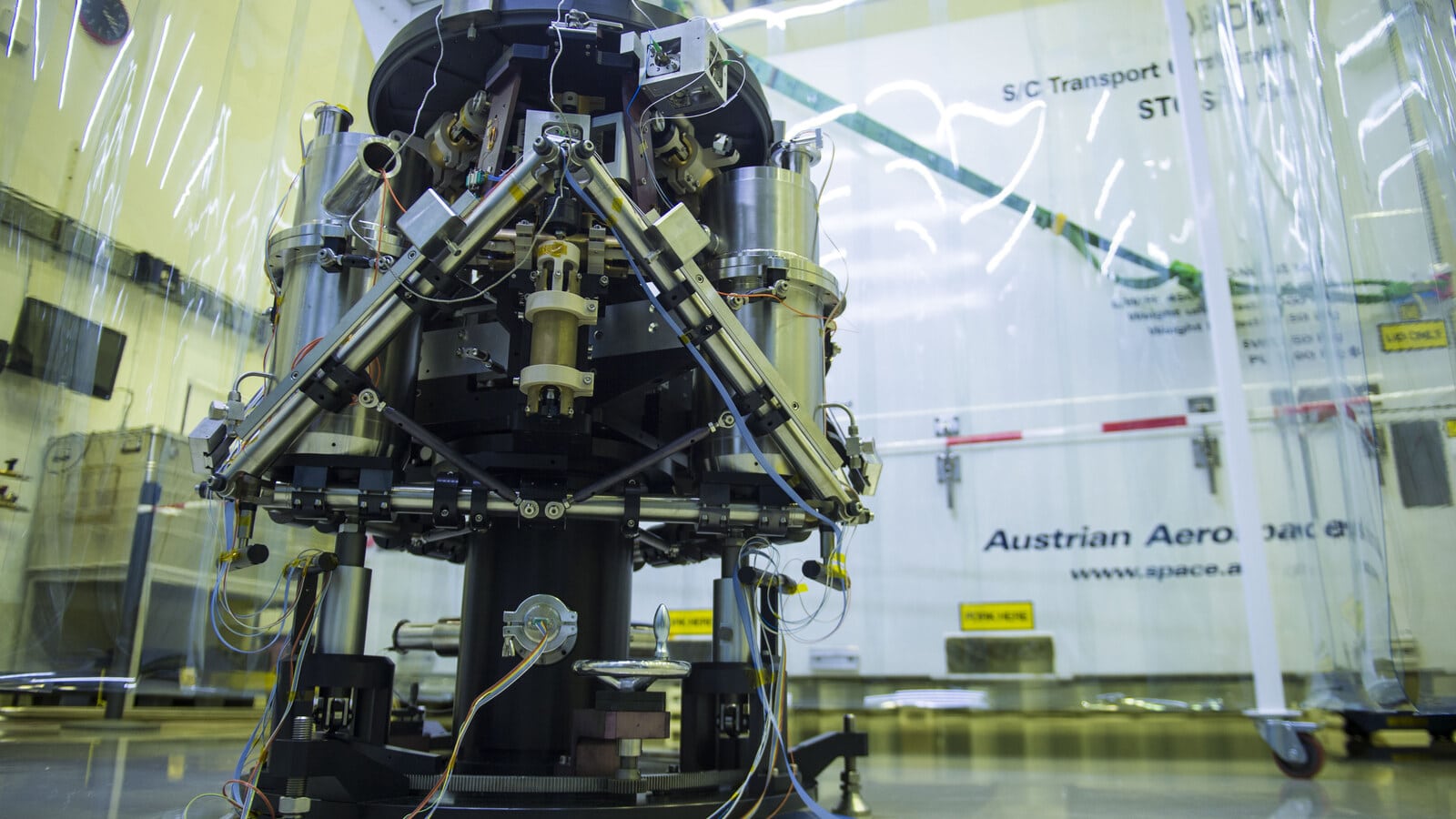 Tecnologia spaziale europea sottoposta a test in un laboratorio