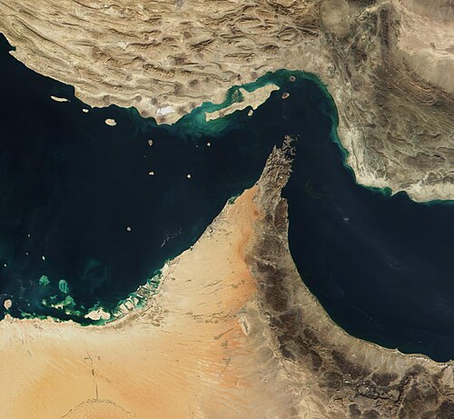 Stretto di Hormuz visto dal satellite tra Iran e Oman