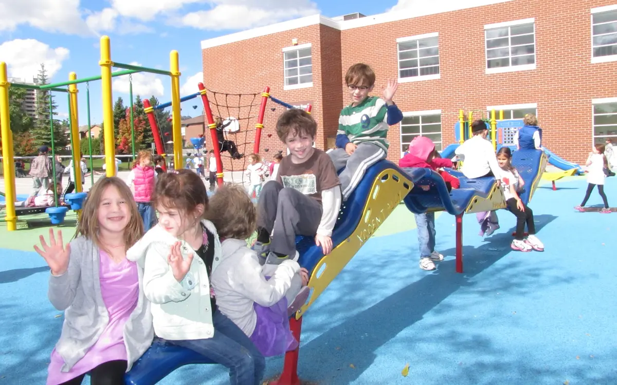 Città a misura di bambino: spazio pubblico dedicato al gioco