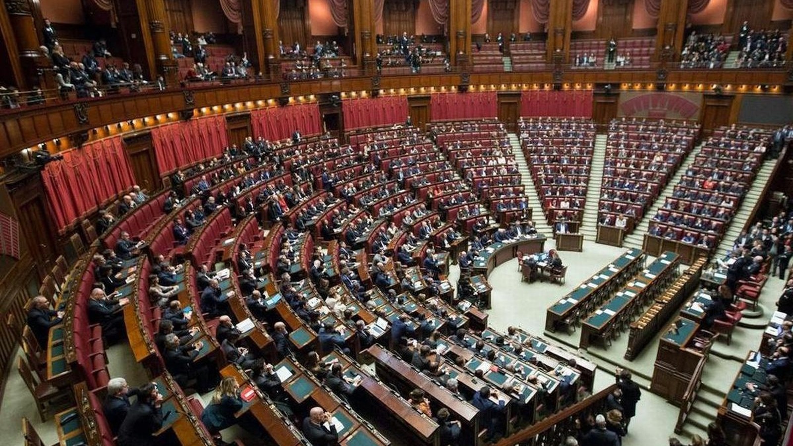 Decreto-legge, legge e DPCM: la sede del Parlamento italiano