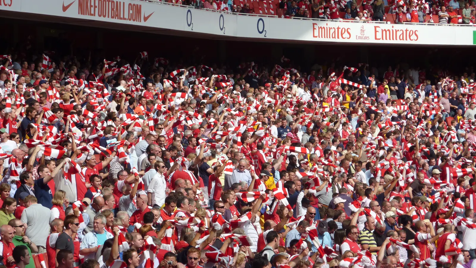 Febbre a 90, i tifosi dell’Arsenal sugli spalti