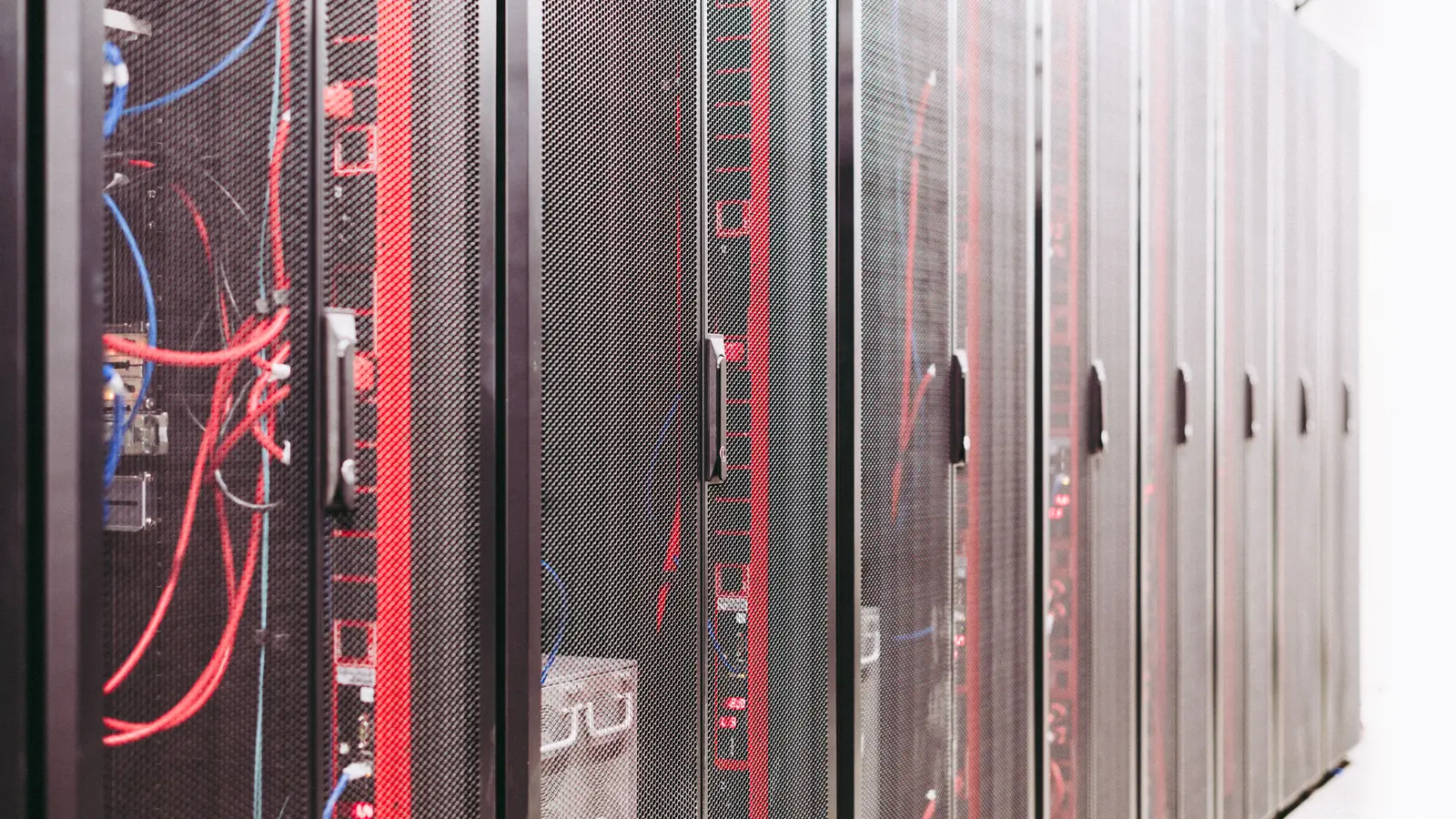 Guerra ibrida in Italia e sicurezza delle infrastrutture digitali