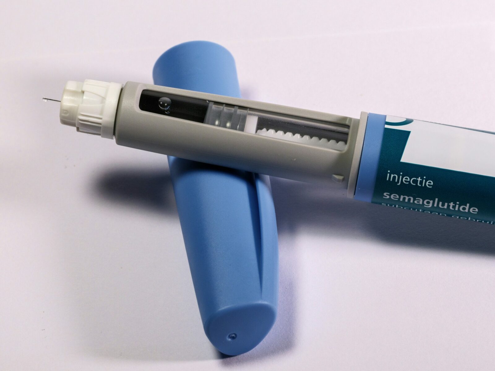 Penna preriempita per somministrazione sottocutanea di farmaci come Mounjaro.