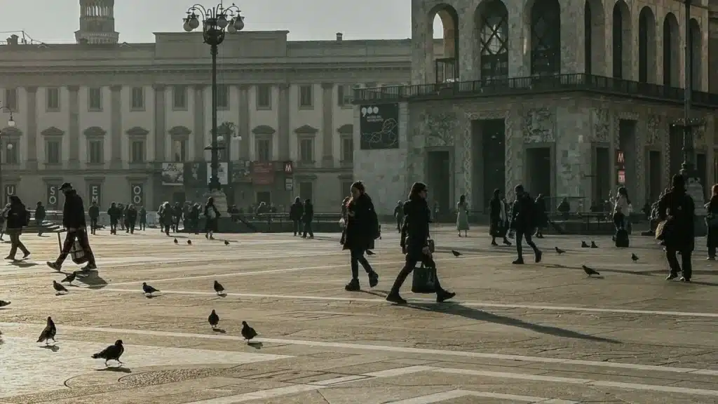 Turisti in visita nel centro di Milano