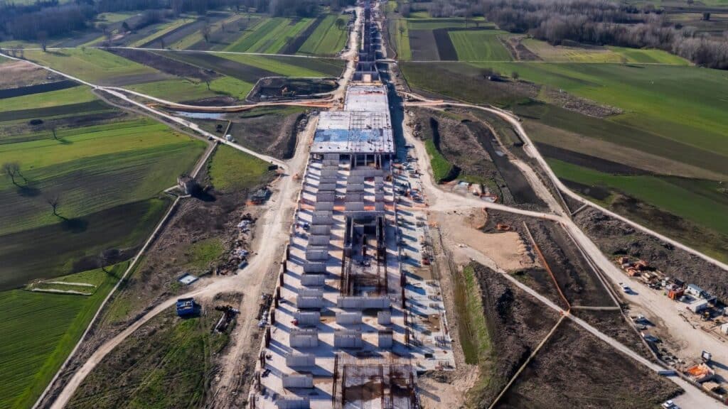 Cantiere ferroviario Napoli-Bari, infrastrutture per la crescita italiana dopo il PNRR