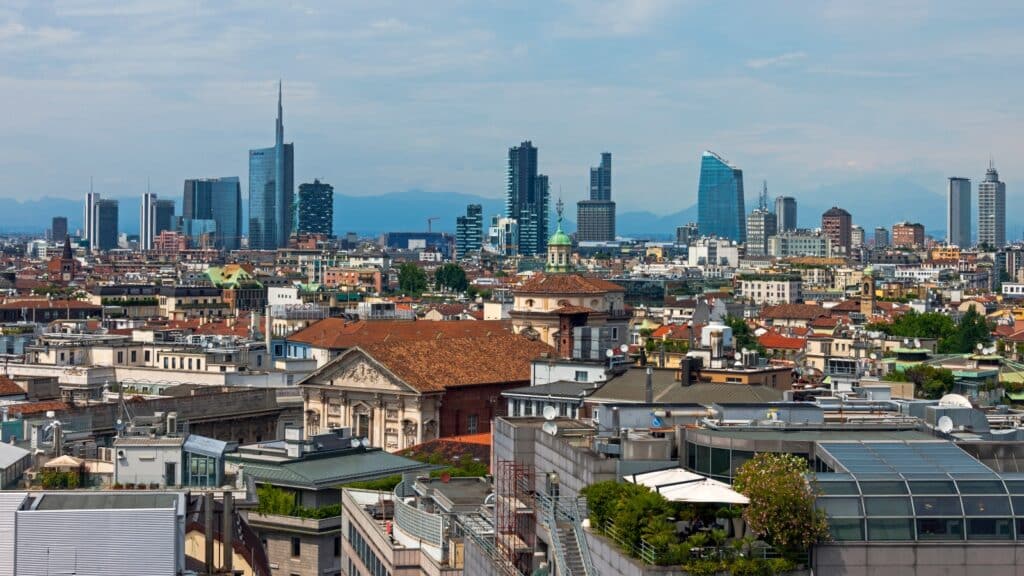 Panorama di Milano visto dalla terrazza del Duomo