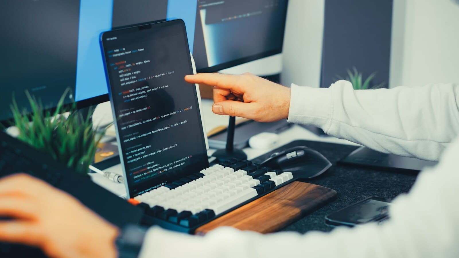 Auto-miglioramento dell’IA attraverso la modifica del codice
