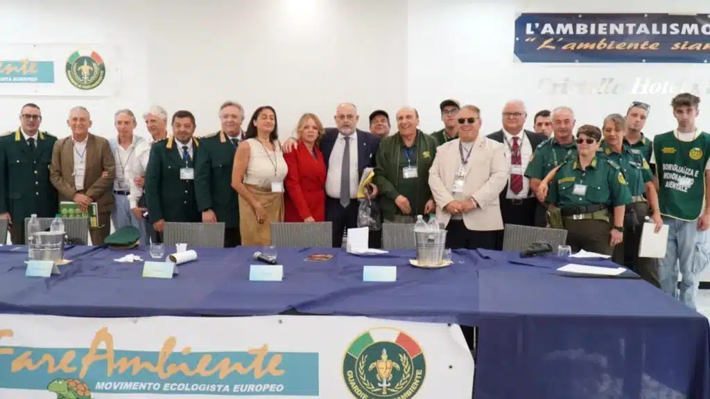 Partecipanti e Guardie Ecozoofile al meeting nazionale FareAmbiente a Paestum.