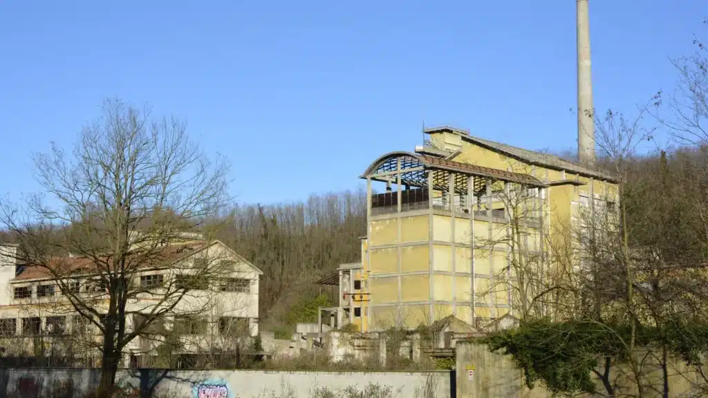 Edifici dell’ex cartiera Vita Mayer a Cairate