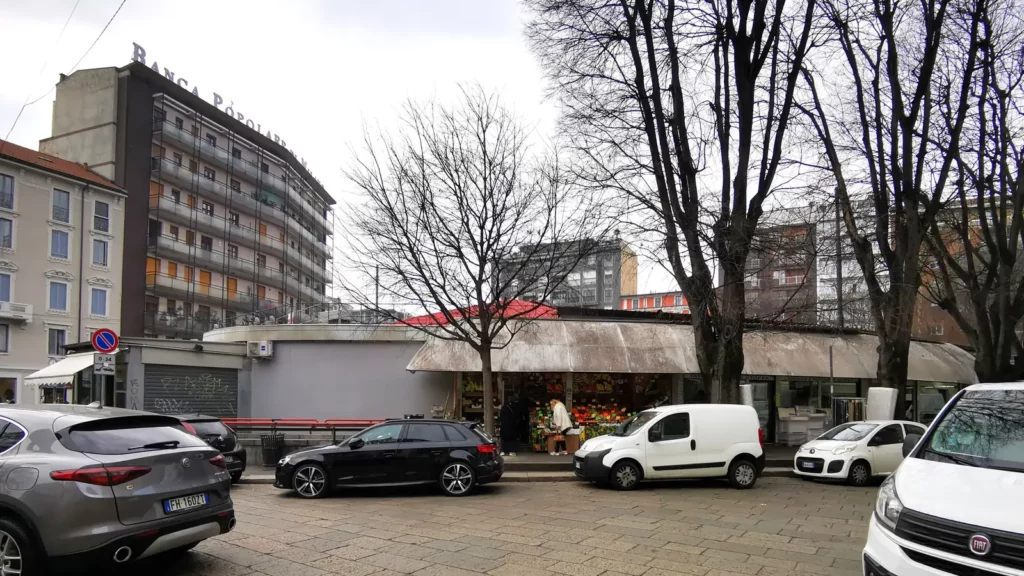 Ingresso del mercato coperto Wagner a Milano