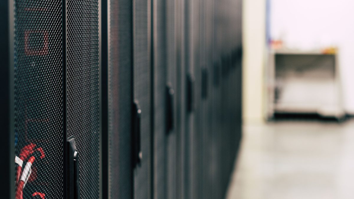 Server e connessioni per le infrastrutture dell’intelligenza artificiale