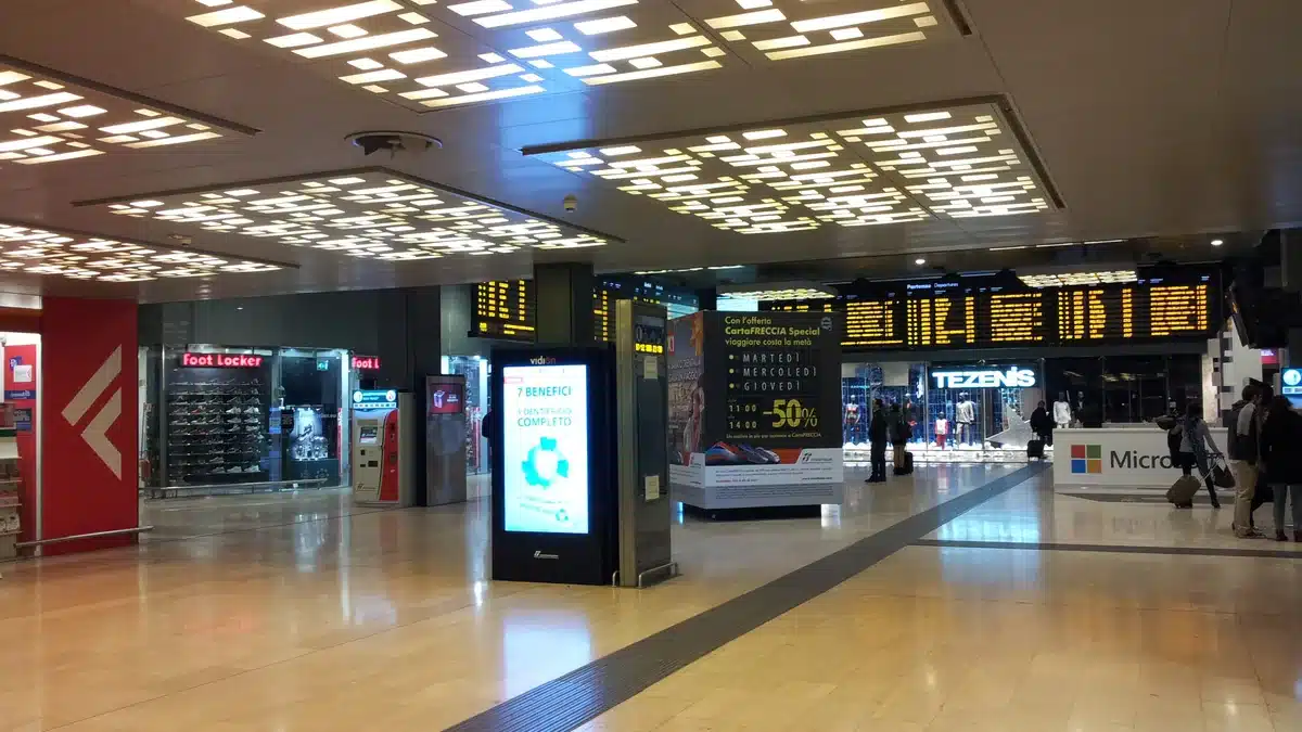 Atrio della stazione ferroviaria Milano Porta Garibaldi