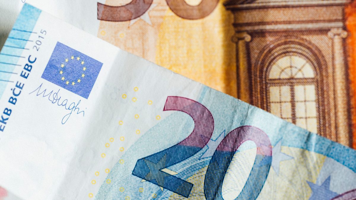 Banconote in euro per l’analisi dei redditi e del gettito IRPEF