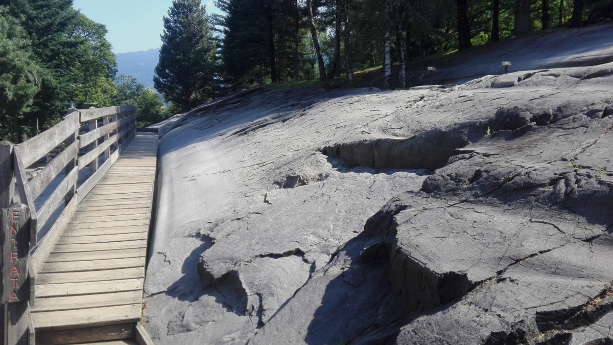 Veduta della roccia numero 1 del Parco nazionale delle Incisioni rupestri di Naquane